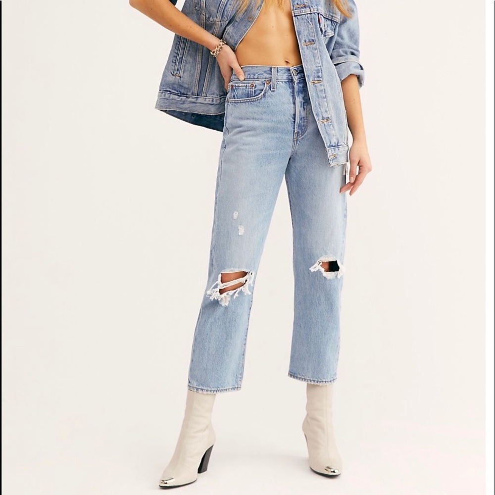 Levi’s Wedgie Straight Never Worn